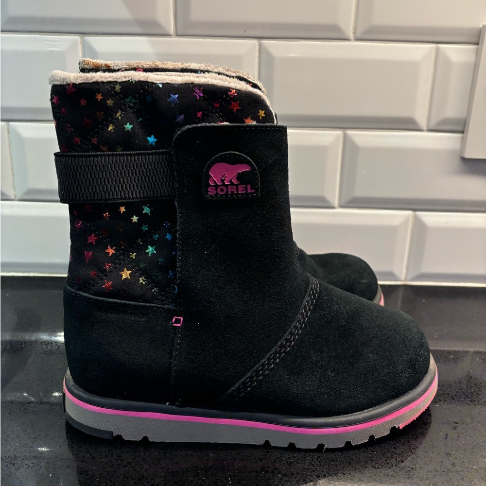 Sorel Boots Rylee waterproof
 in black suede rainbow stars Size 4 Youth Girl